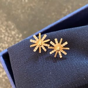 Gold earring studs with diamonds stones